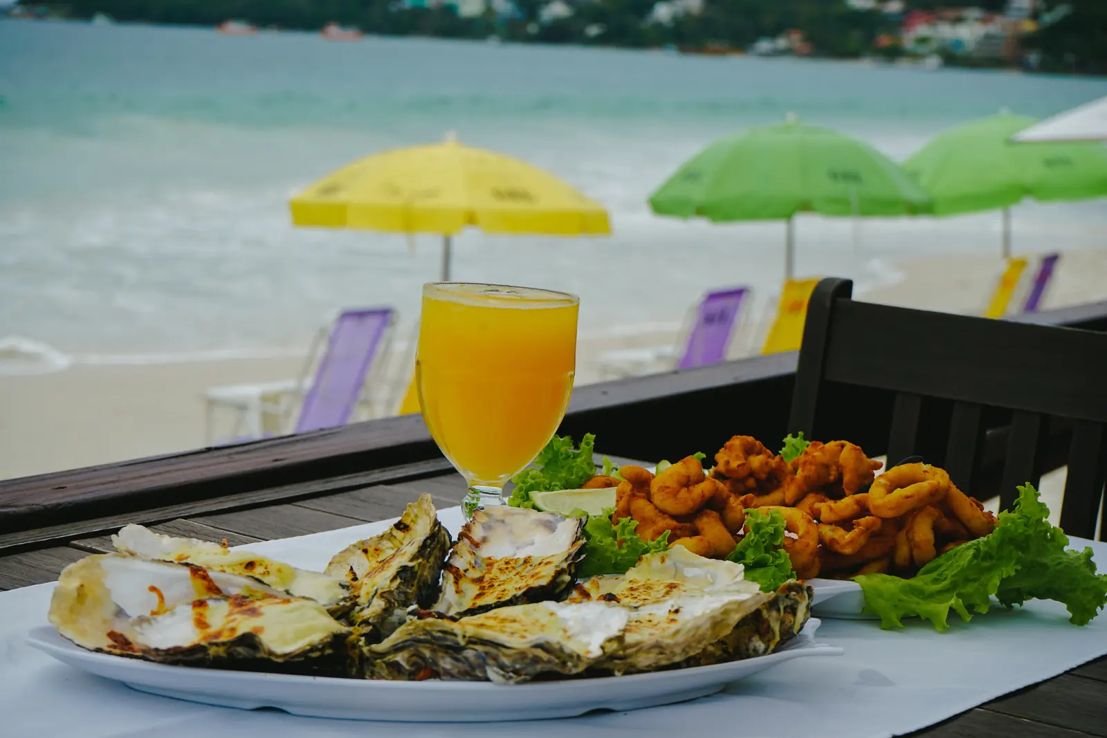 Ostras gratinadas e frutos do mar